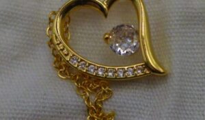 47 03 halskette mit herz