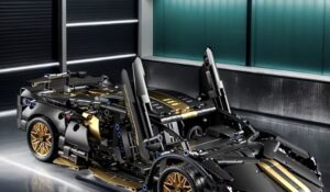 98-02 Supercar Schwarz-Gold (1280-teilig)